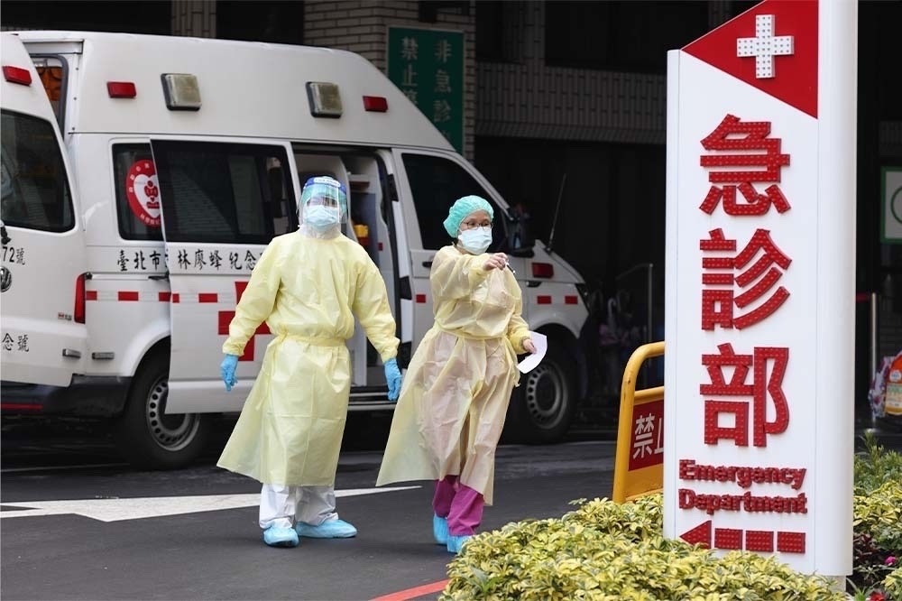 春節假期各大醫院急診室人潮不斷，患者以類流感與腸胃炎症狀居多。示意圖。（資料照片／陳愷巨攝）