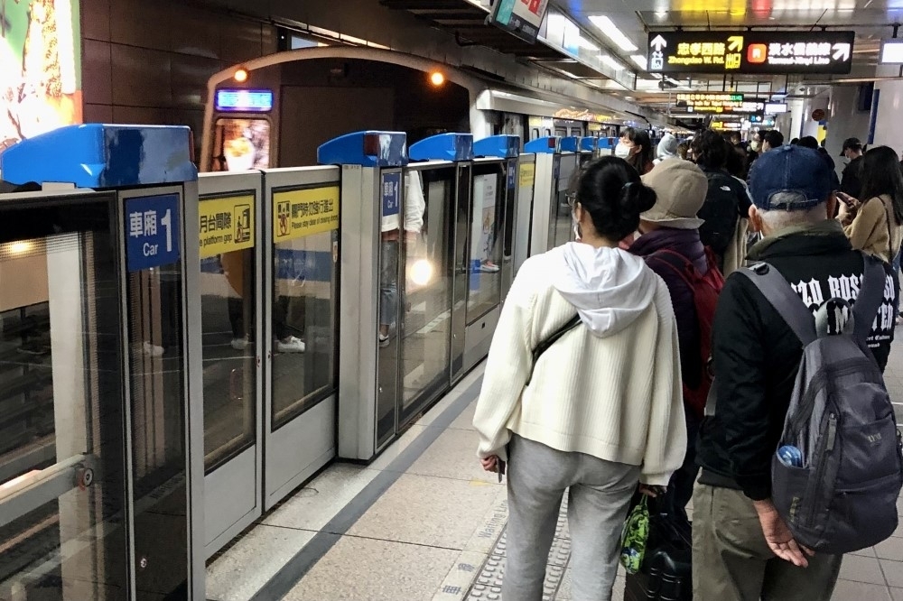 台北捷運板南線今天發生一起「咬人」事件。（資料照片／王侑聖攝）