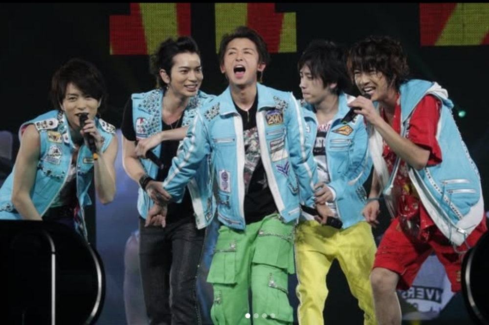 櫻井翔（左起）、松本潤、大野智、二宮和也與相葉雅紀組成的「嵐」，事業版圖橫跨影、歌、視，在各個領域都交出漂亮的成績單，是不折不扣的日本國民天團。（取自ARAAHI IG）