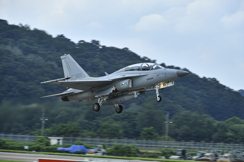 FA-50型戰機深受菲律賓軍方青睞，因此決定再向南韓採購12架。（資料照片／美聯社）